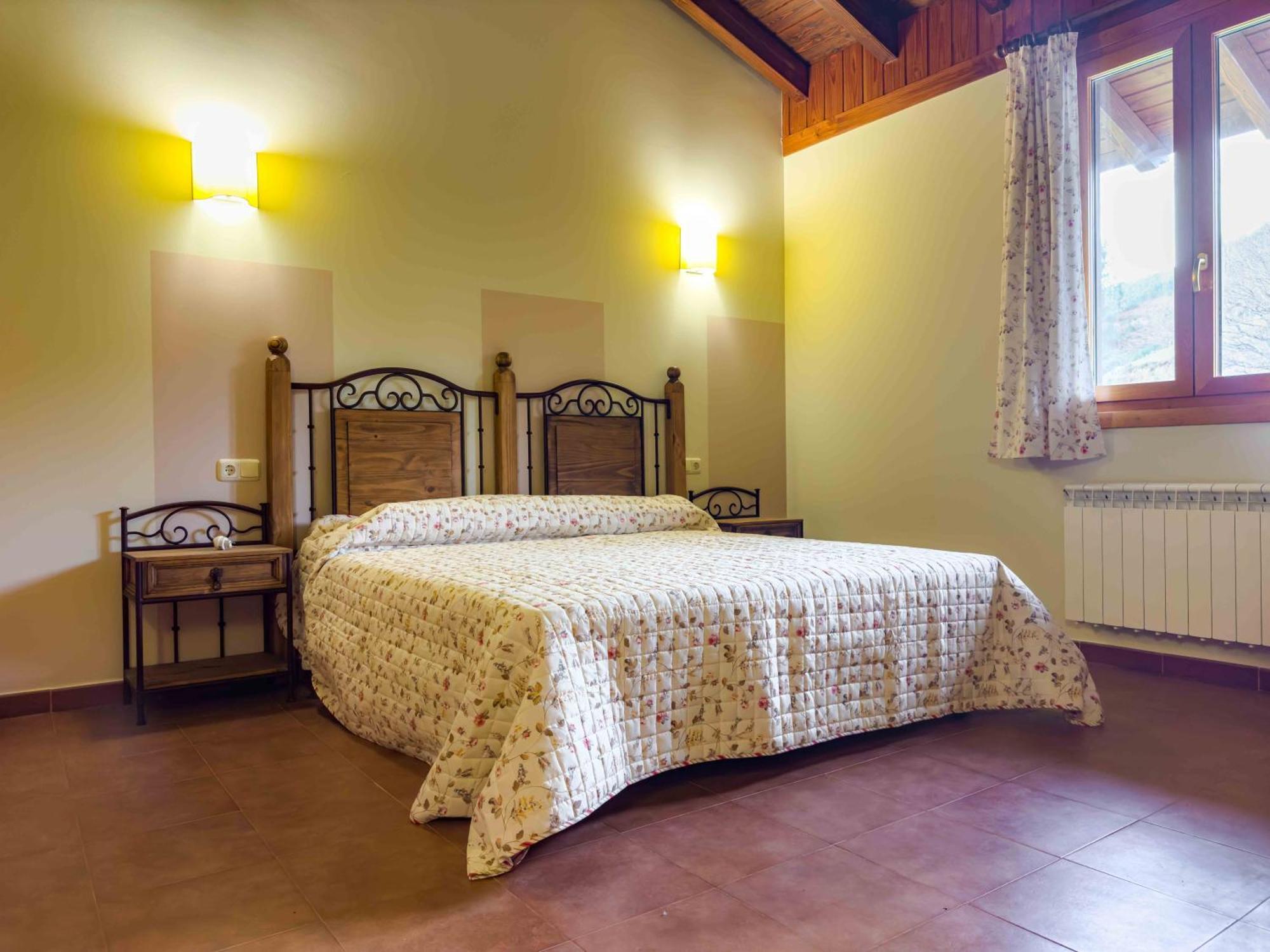 Amplia Casa Rural En Entorno Natural シオルツァ＝ボリバル エクステリア 写真